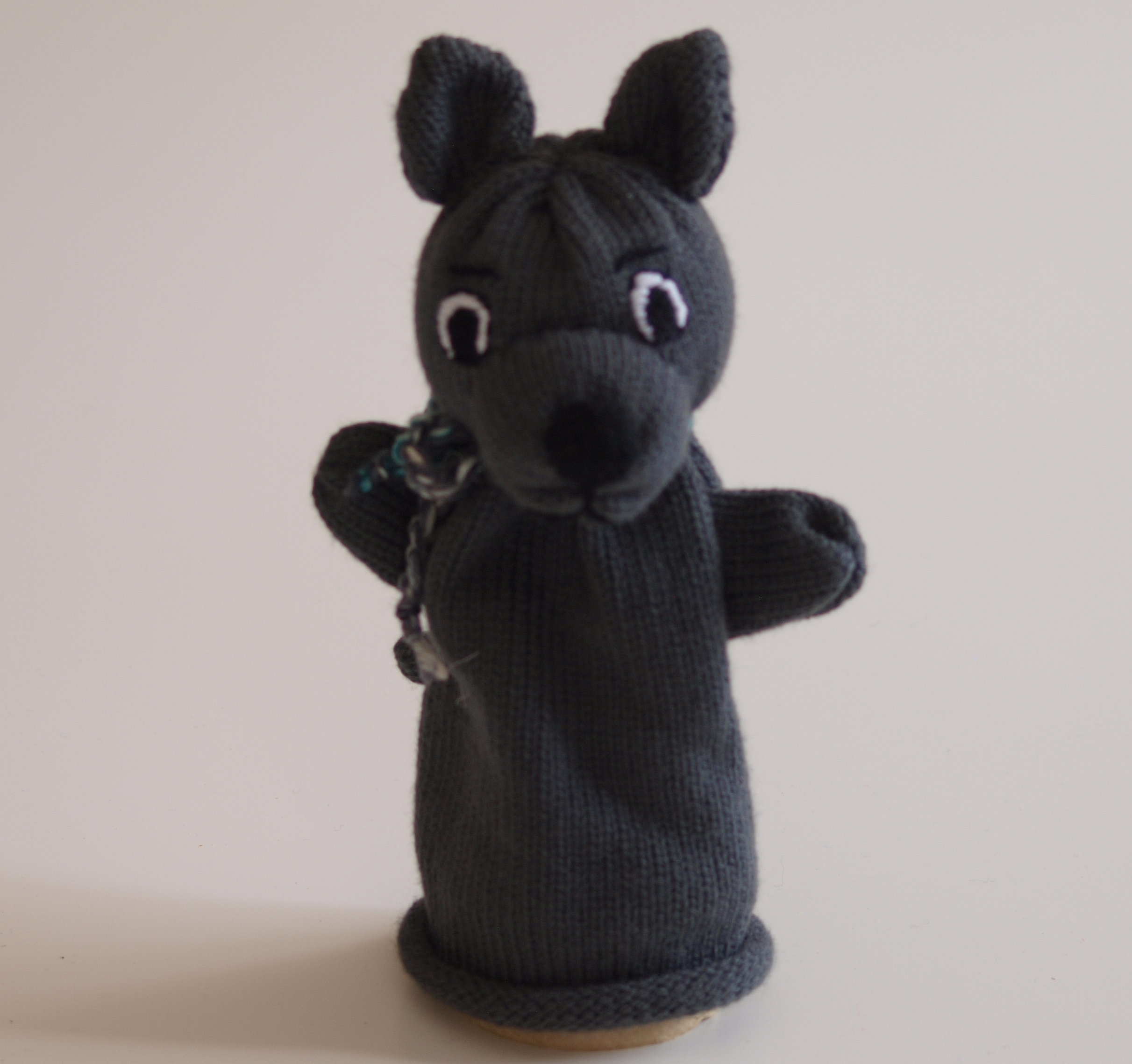 Handspielfigur Wolf von vorne